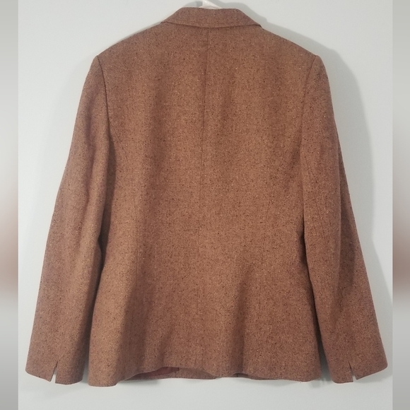 Lord and Taylor Blazer Suit Jacket. Dual Front Pockets. Size 6. - Picture 4 of 5